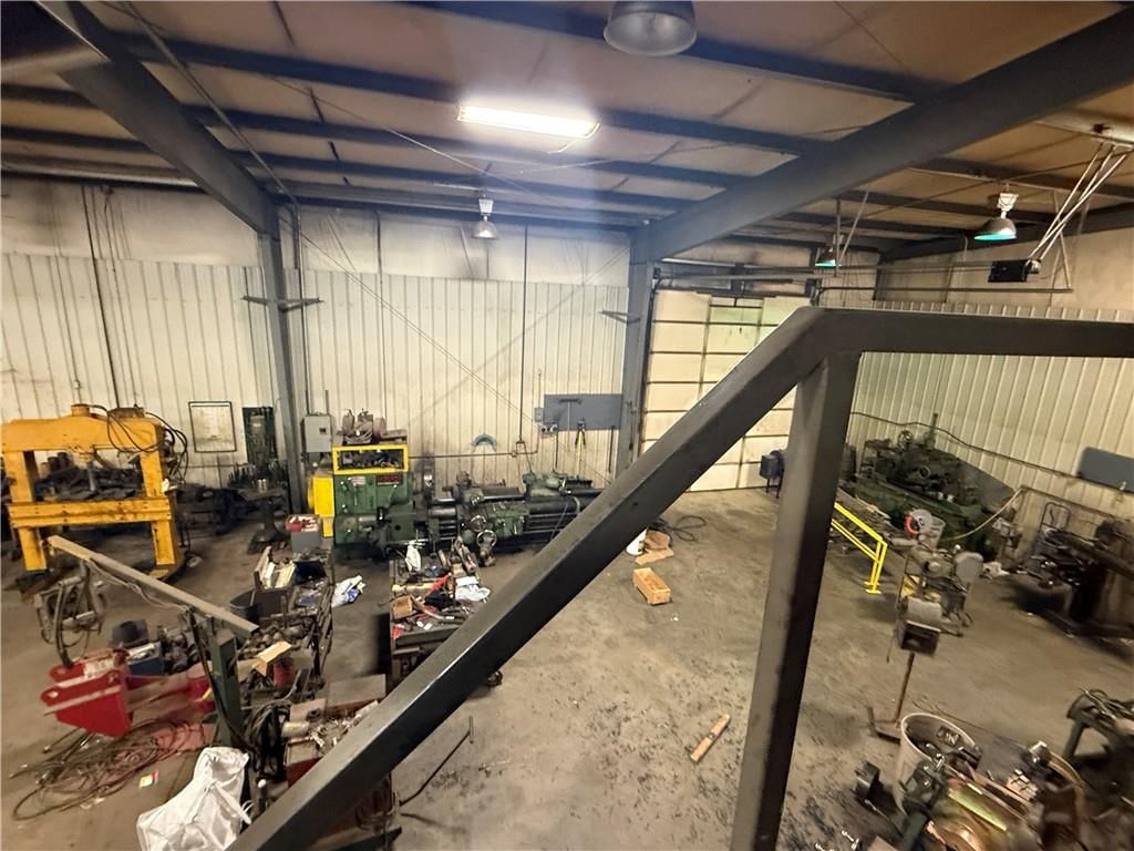 1605 W Maple Street — photo 30
