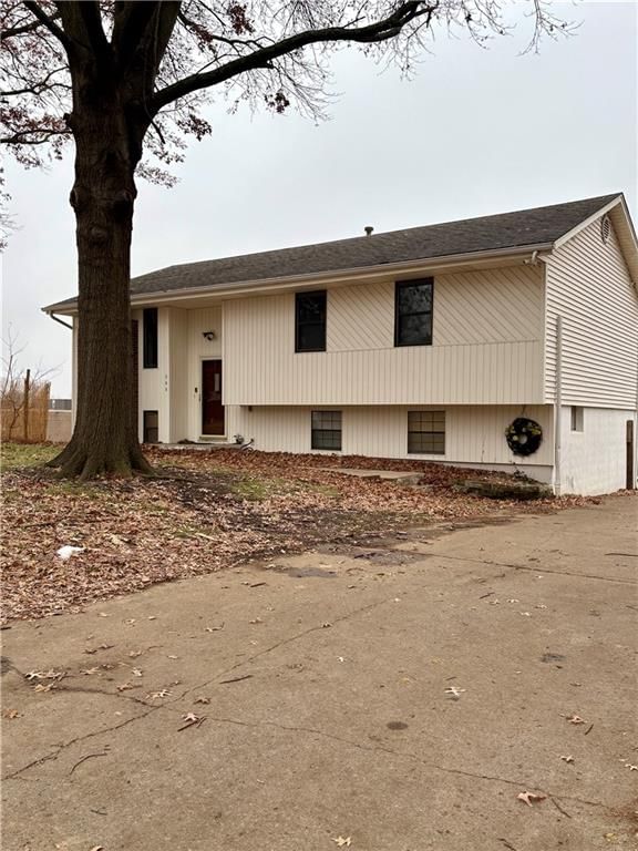 305 NE Sunnyside School Road — photo 3