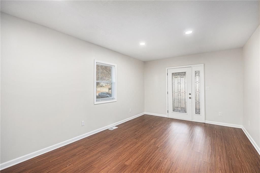 5809 E 16th Terrace — photo 4