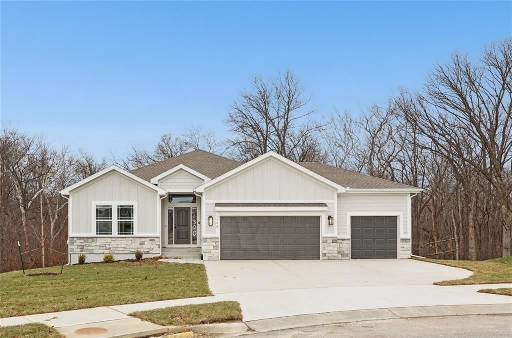 1300 Melissa Court, Kearney, MO