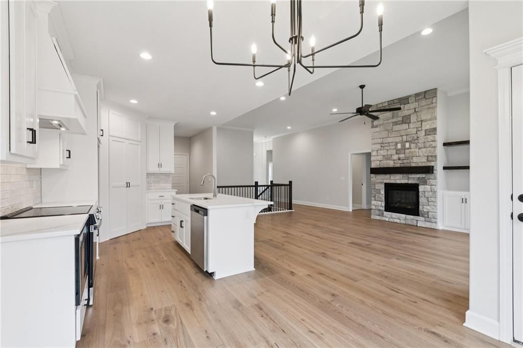 1300 Melissa Court — photo 17