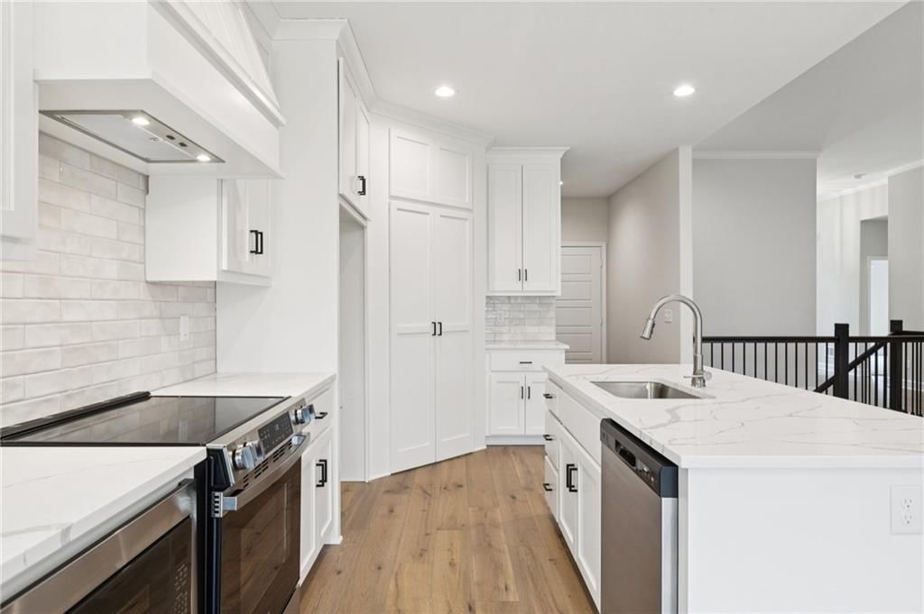 1300 Melissa Court — photo 20