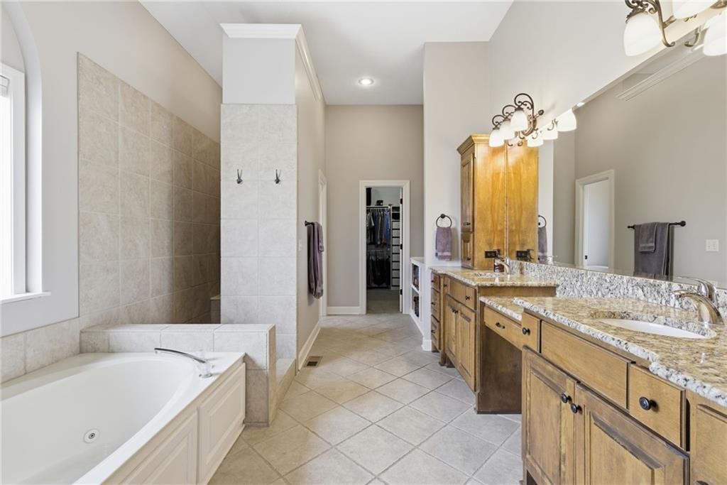1729 NE Woodland Shores Court — photo 31