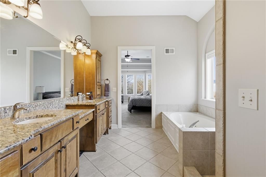 1729 NE Woodland Shores Court — photo 33