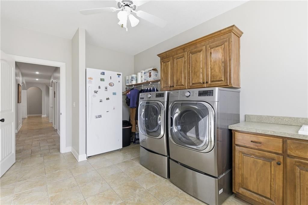 1729 NE Woodland Shores Court — photo 37