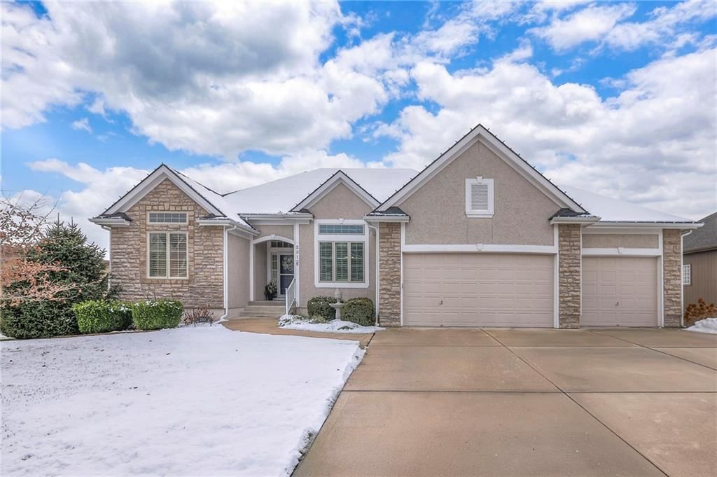 2313 NE Sweet Water Drive, Lee's Summit, MO