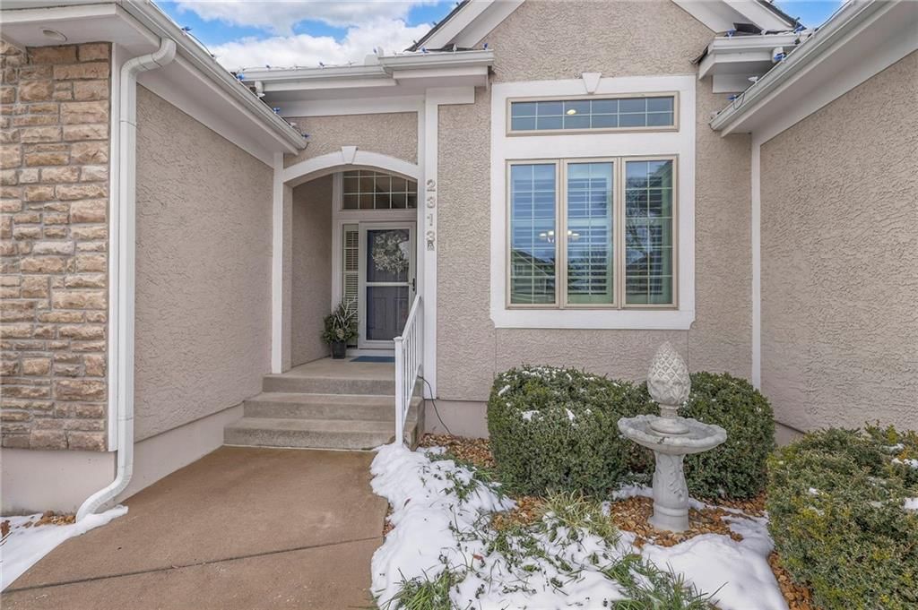 2313 NE Sweet Water Drive — photo 3