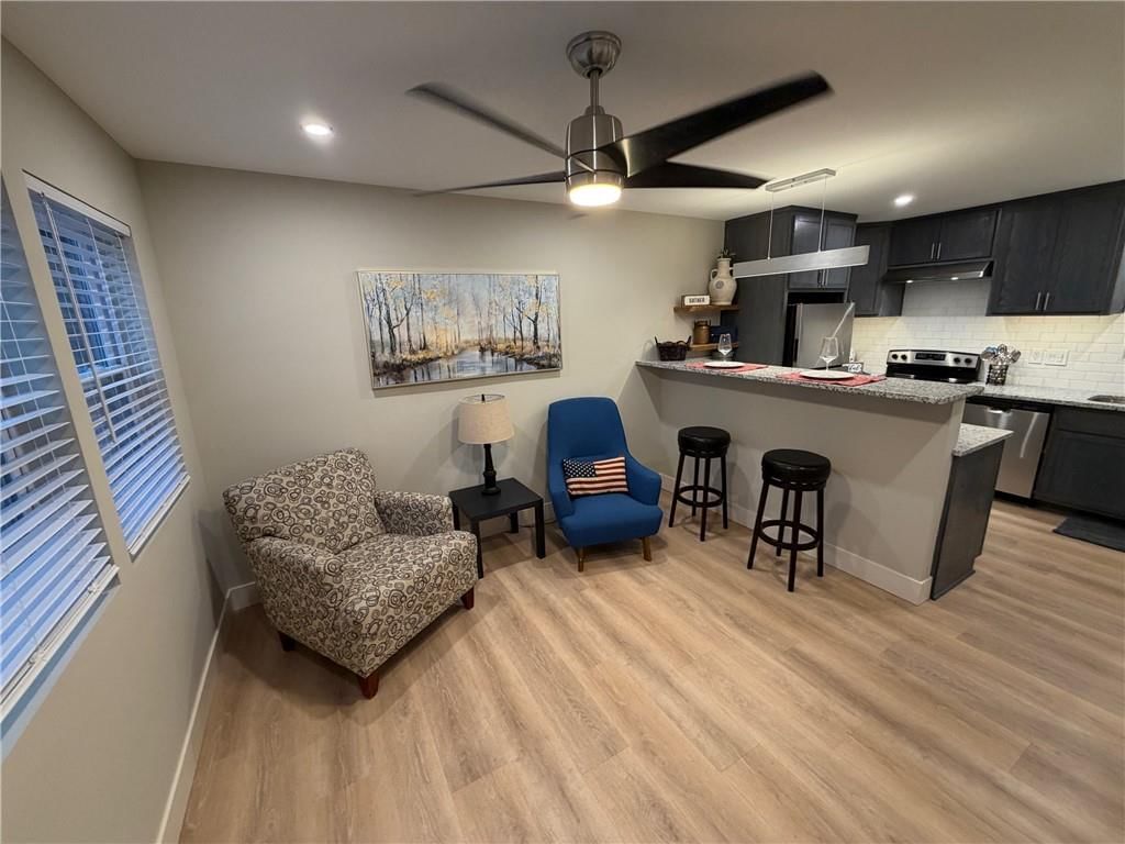 919 Oak Street — photo 10