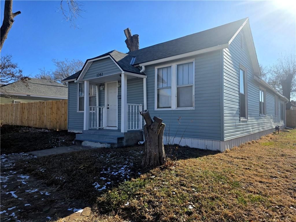 1202 Sacramento Street, St Joseph, MO