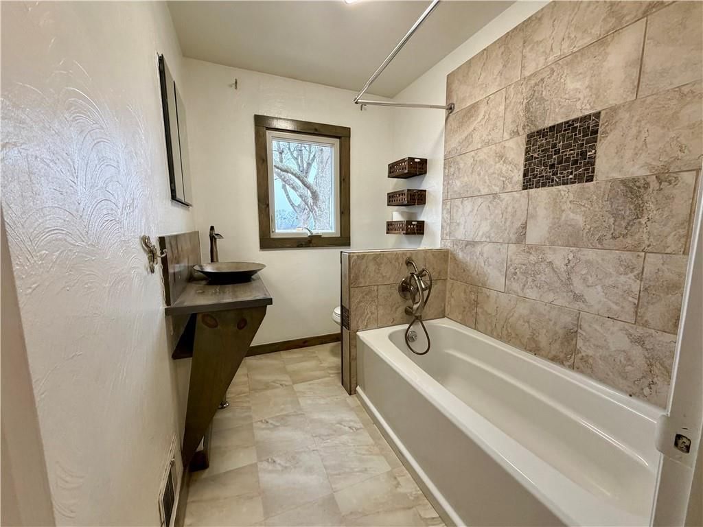 299 S Lynn Street — photo 18
