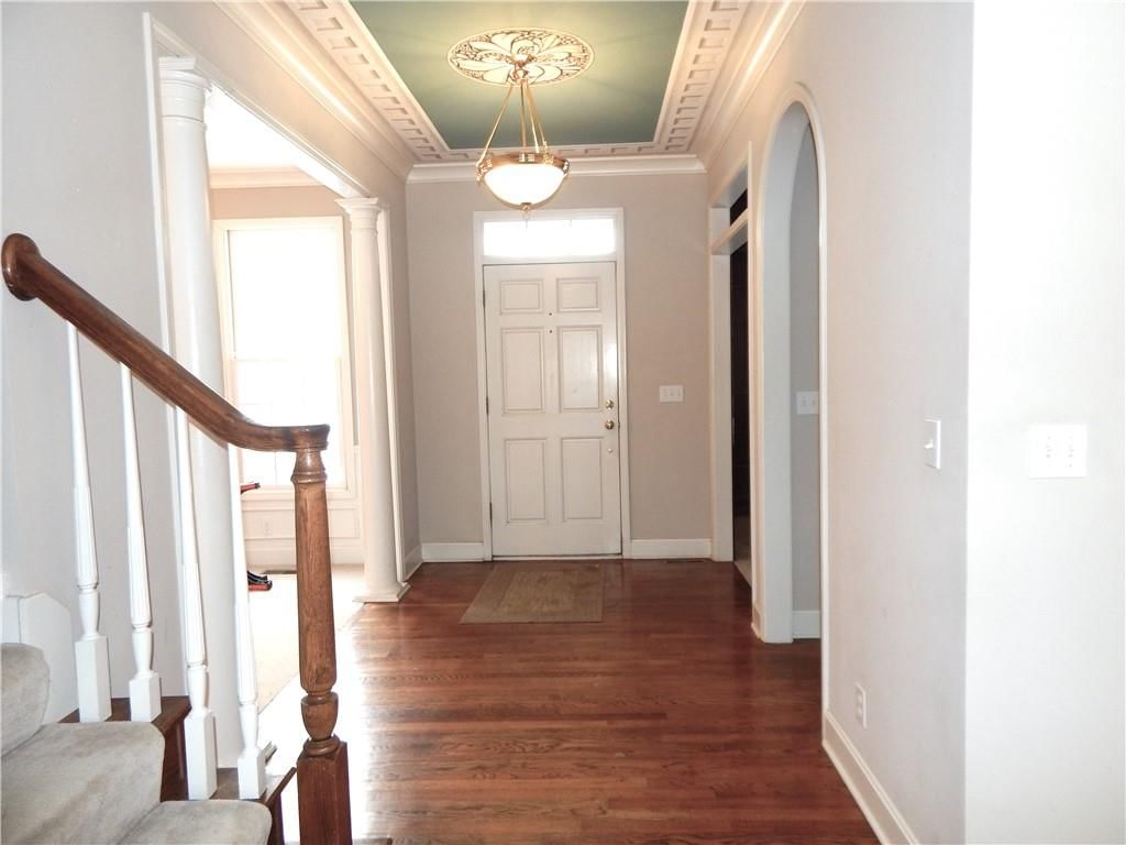 653 BUTTERNUT Court — photo 2
