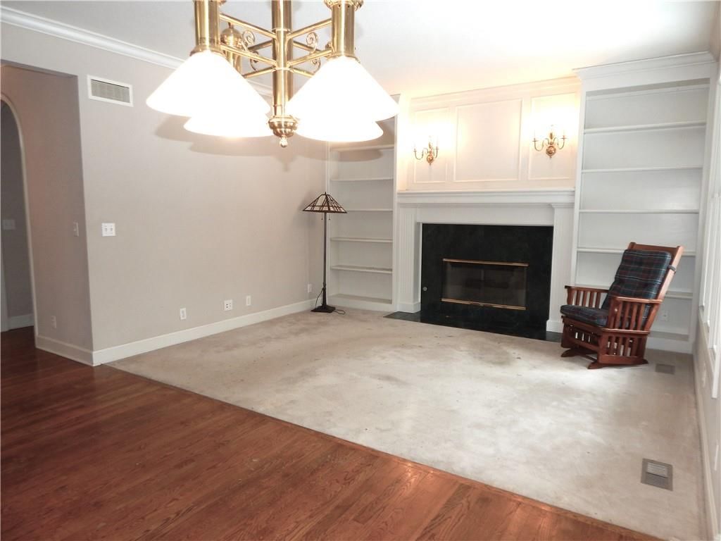 653 BUTTERNUT Court — photo 9