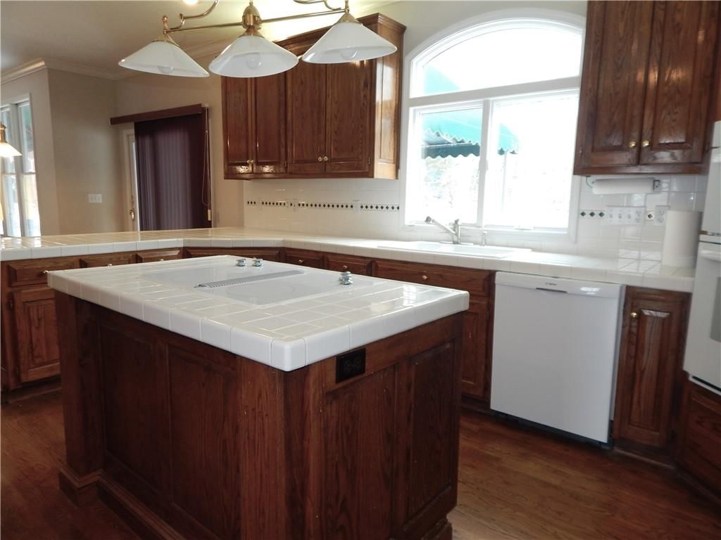 653 BUTTERNUT Court — photo 15