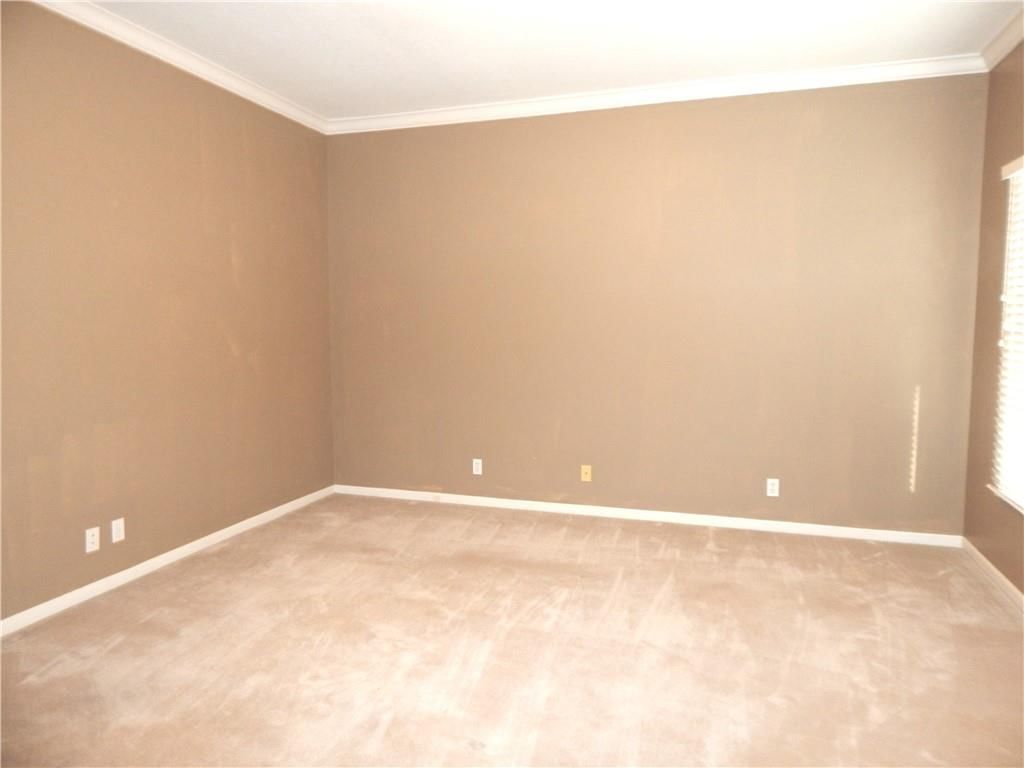 653 BUTTERNUT Court — photo 31