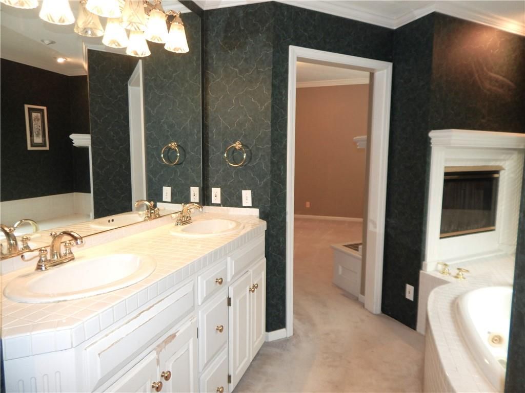 653 BUTTERNUT Court — photo 34