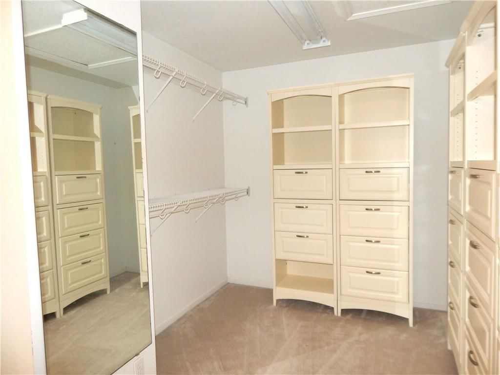 653 BUTTERNUT Court — photo 38