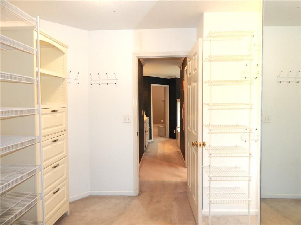 653 BUTTERNUT Court — photo 39