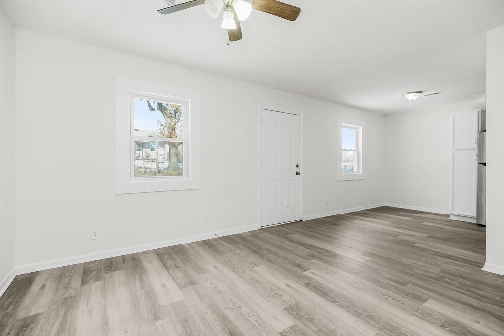 2915 E 77th Terrace — photo 8