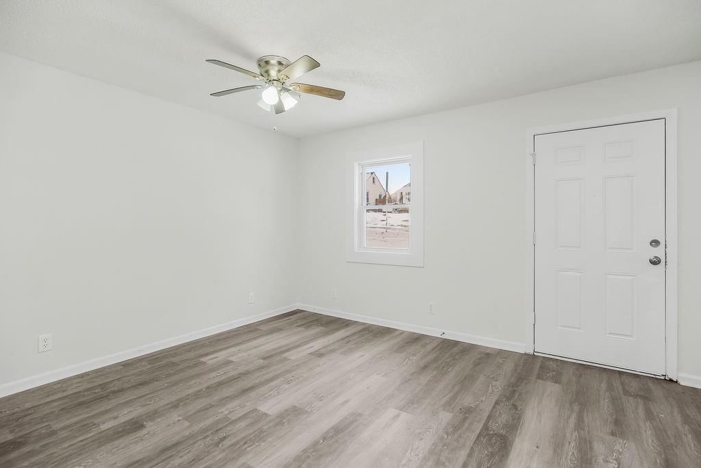 2915 E 77th Terrace — photo 9