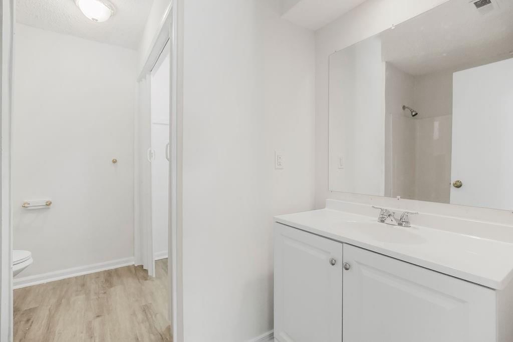 2915 E 77th Terrace — photo 11
