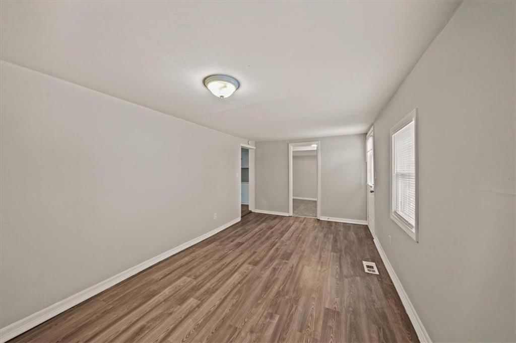 126 S Village Street — photo 5