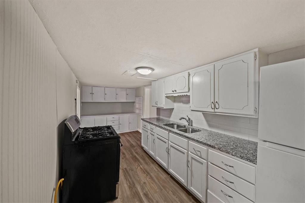 126 S Village Street — photo 6