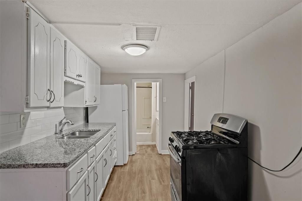 126 S Village Street — photo 7