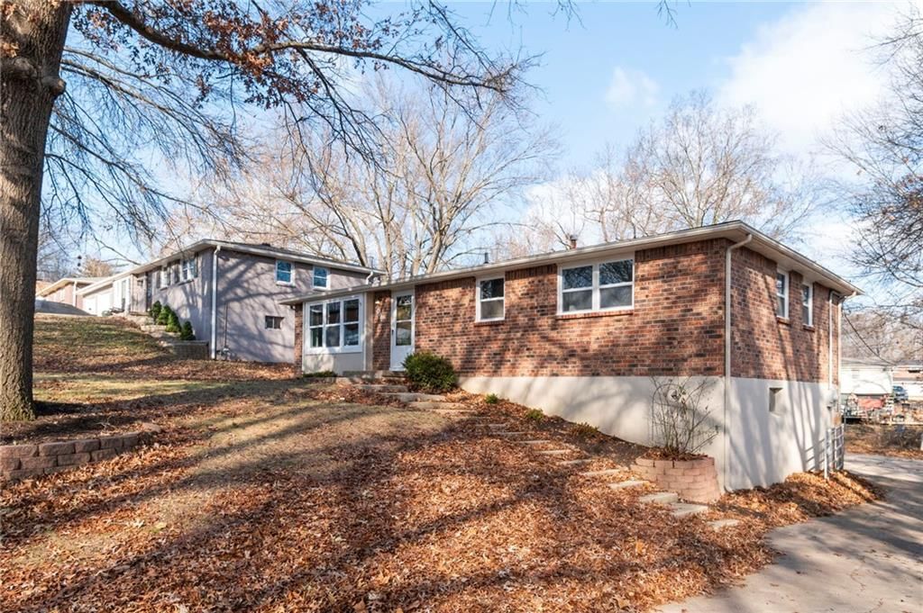 4402 NW 50th Street — photo 3
