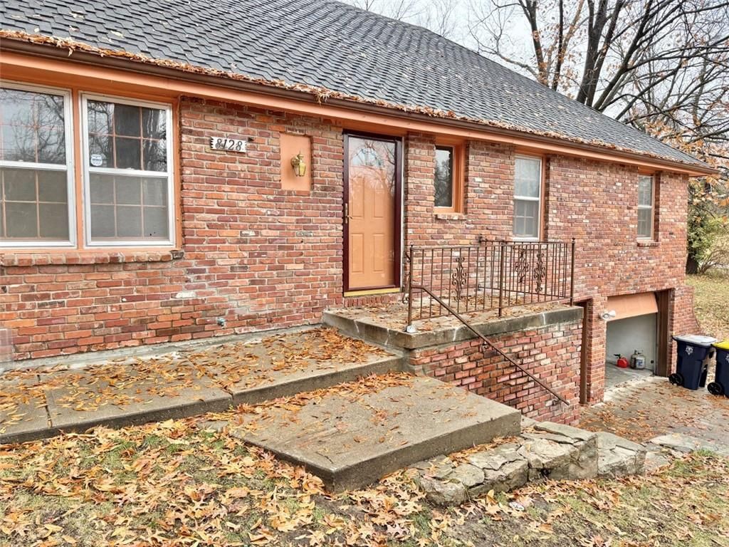 8128 E 74th Street — photo 2