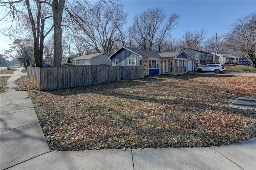 109 NE Orchard Street — photo 3