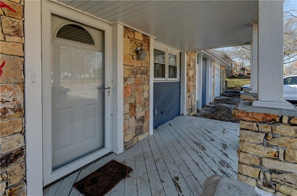 109 NE Orchard Street — photo 6