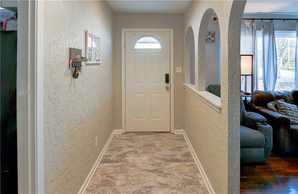 109 NE Orchard Street — photo 7