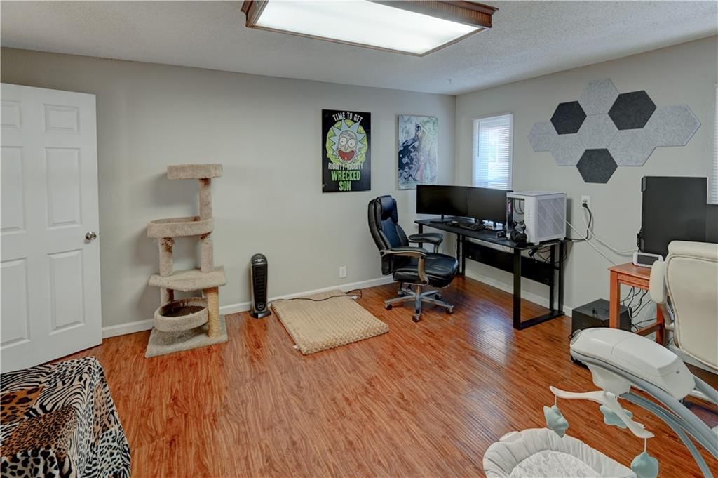 109 NE Orchard Street — photo 19
