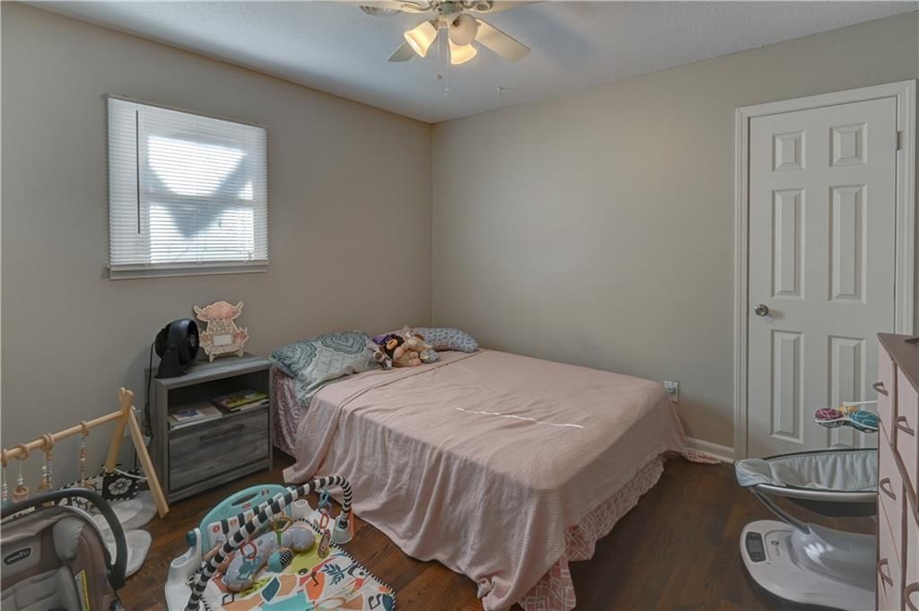 109 NE Orchard Street — photo 22