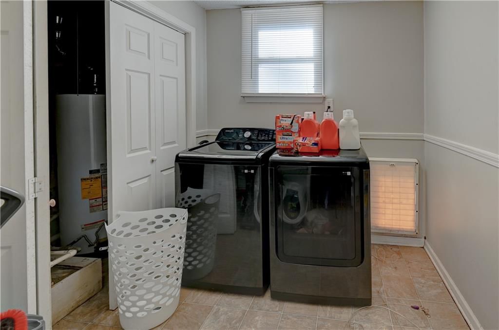 109 NE Orchard Street — photo 24