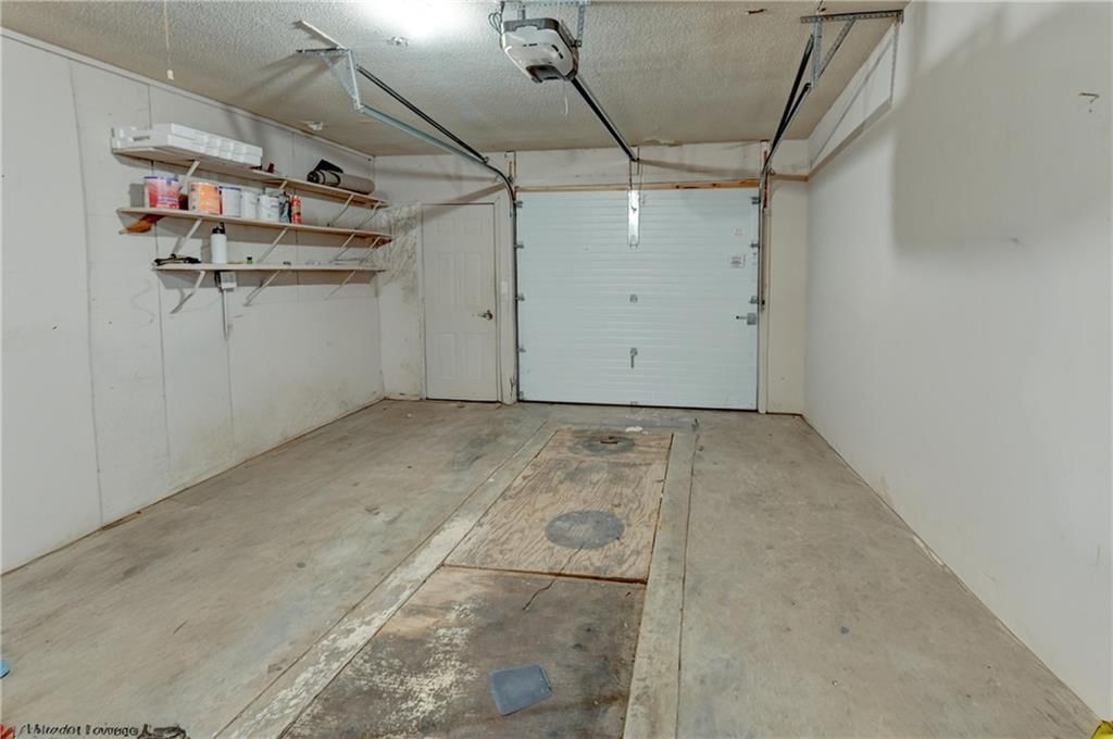 109 NE Orchard Street — photo 26