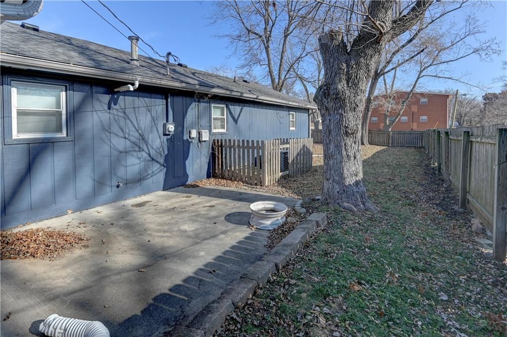 109 NE Orchard Street — photo 28