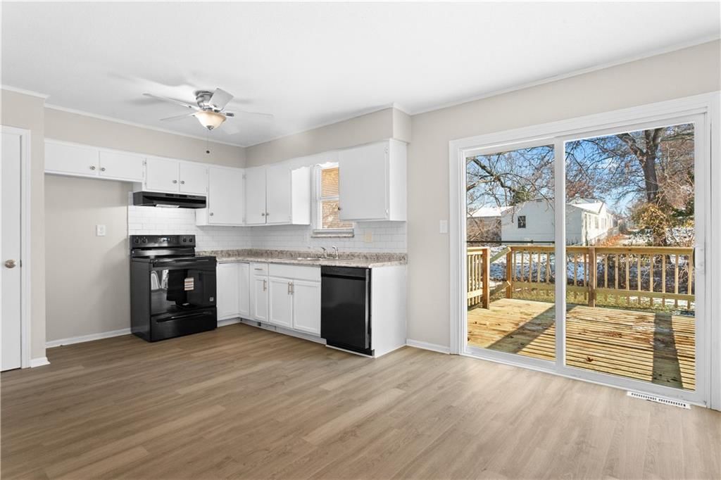 3621 S Scott Avenue — photo 9