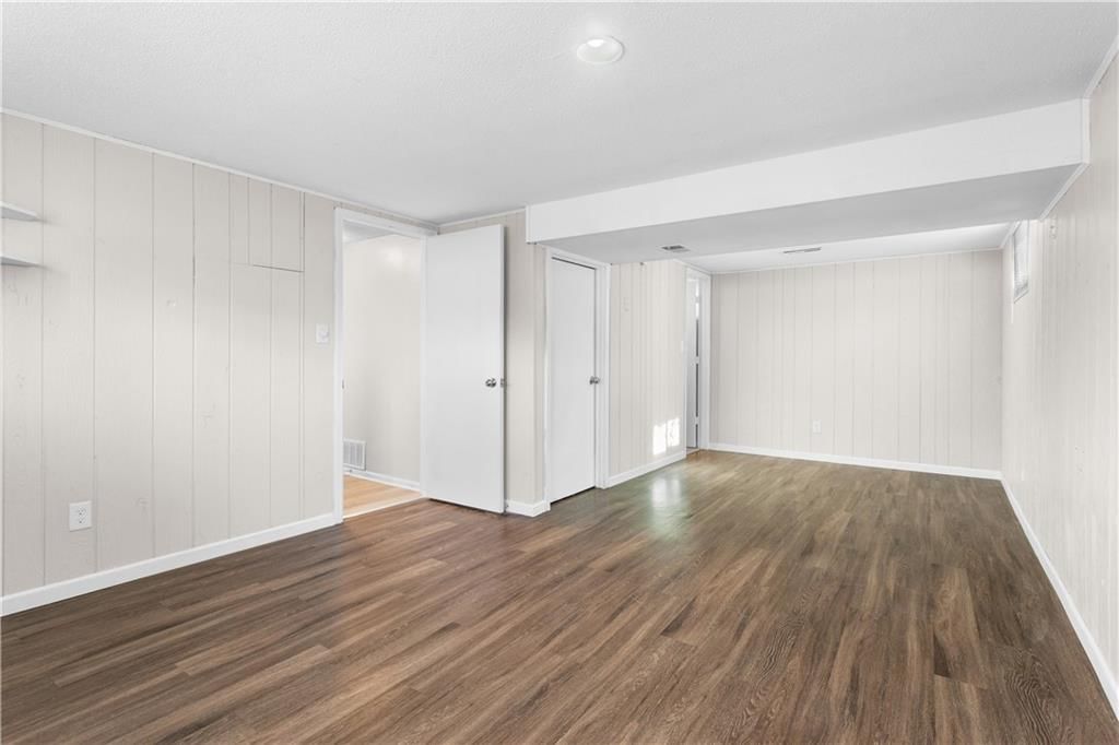 3621 S Scott Avenue — photo 20