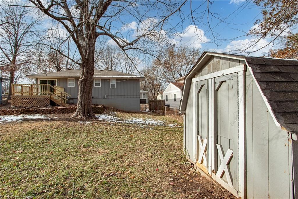 3621 S Scott Avenue — photo 26