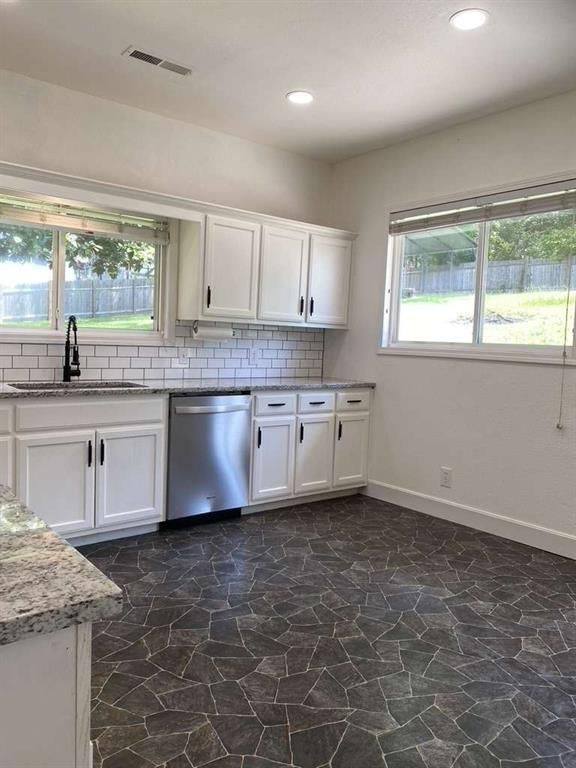 202 N Walnut Street — photo 15