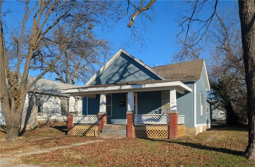 309 S Elm Street — photo 3