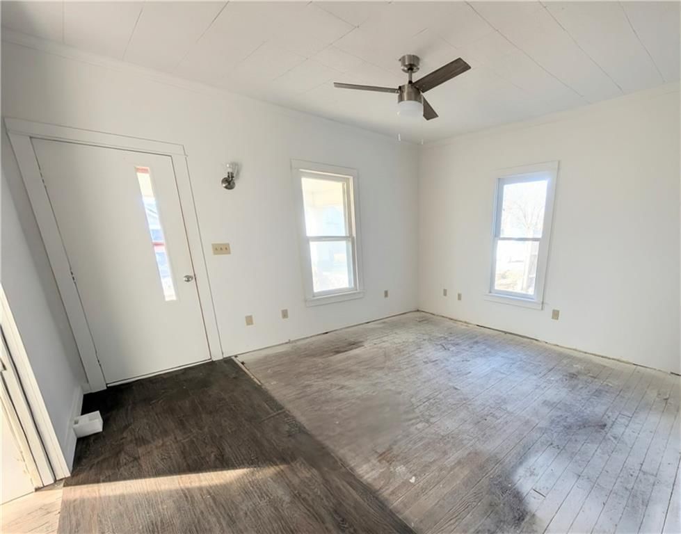 309 S Elm Street — photo 5