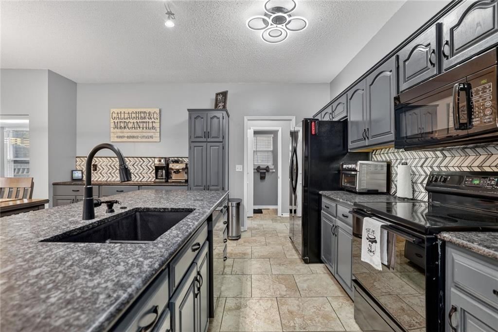 21155 W 125 Terrace — photo 5