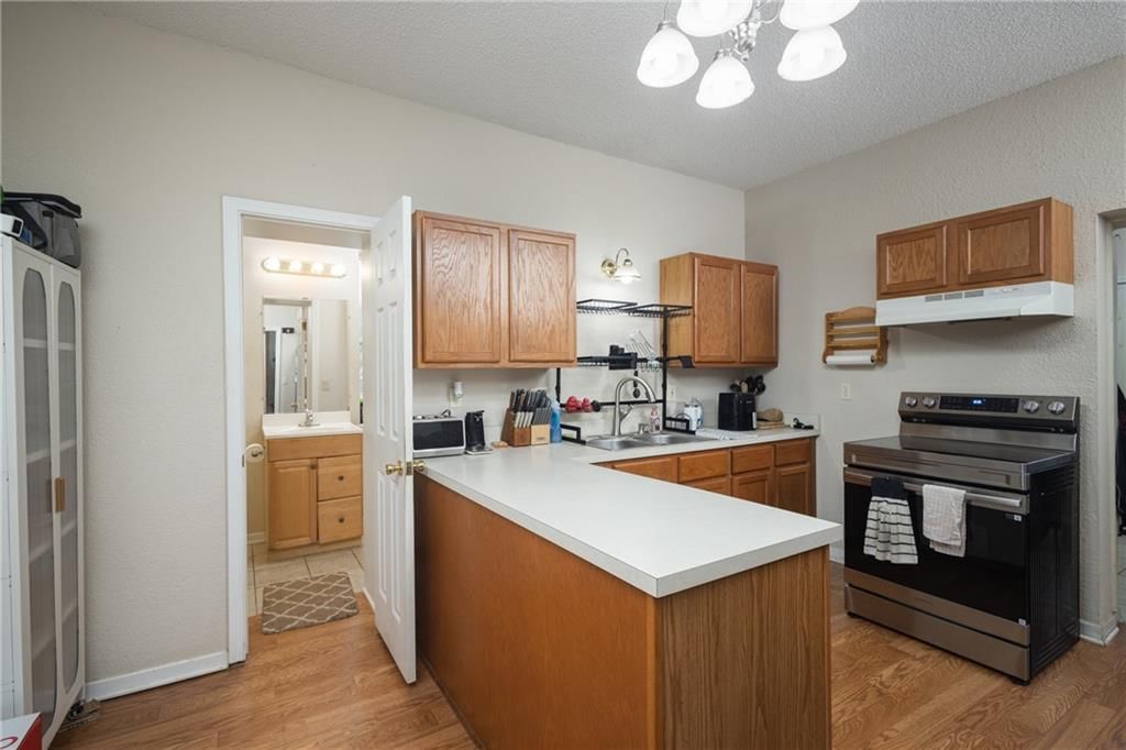 214 E 13th Street — photo 13