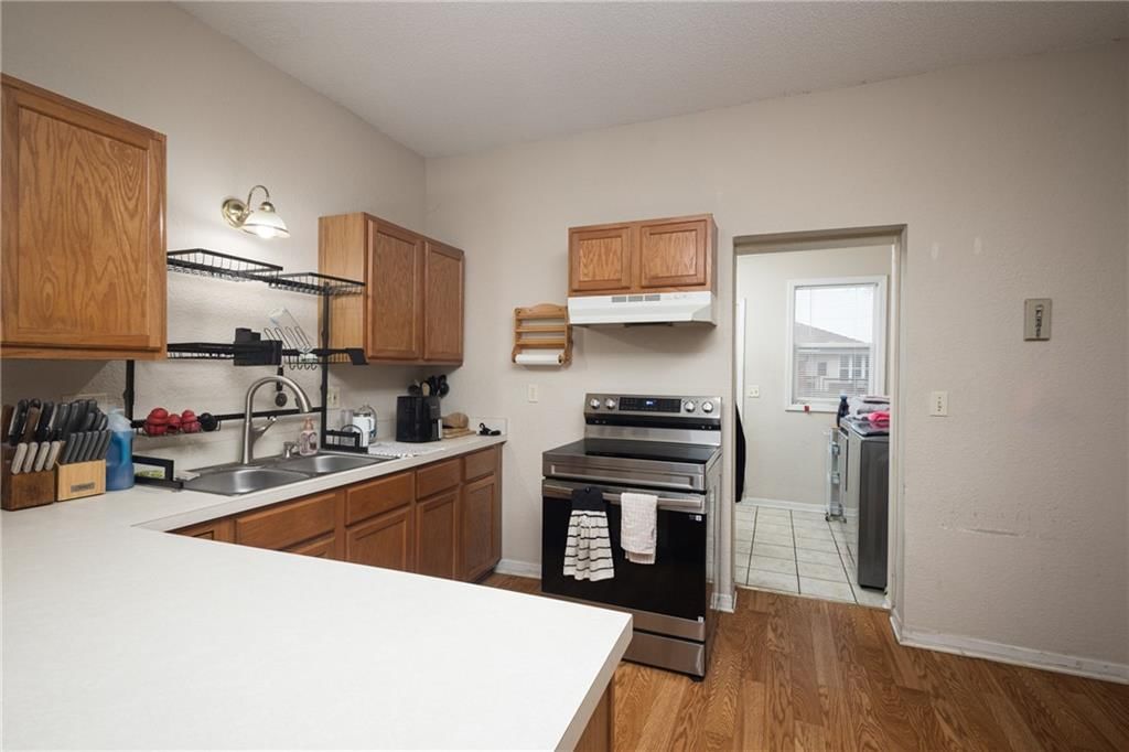 214 E 13th Street — photo 15