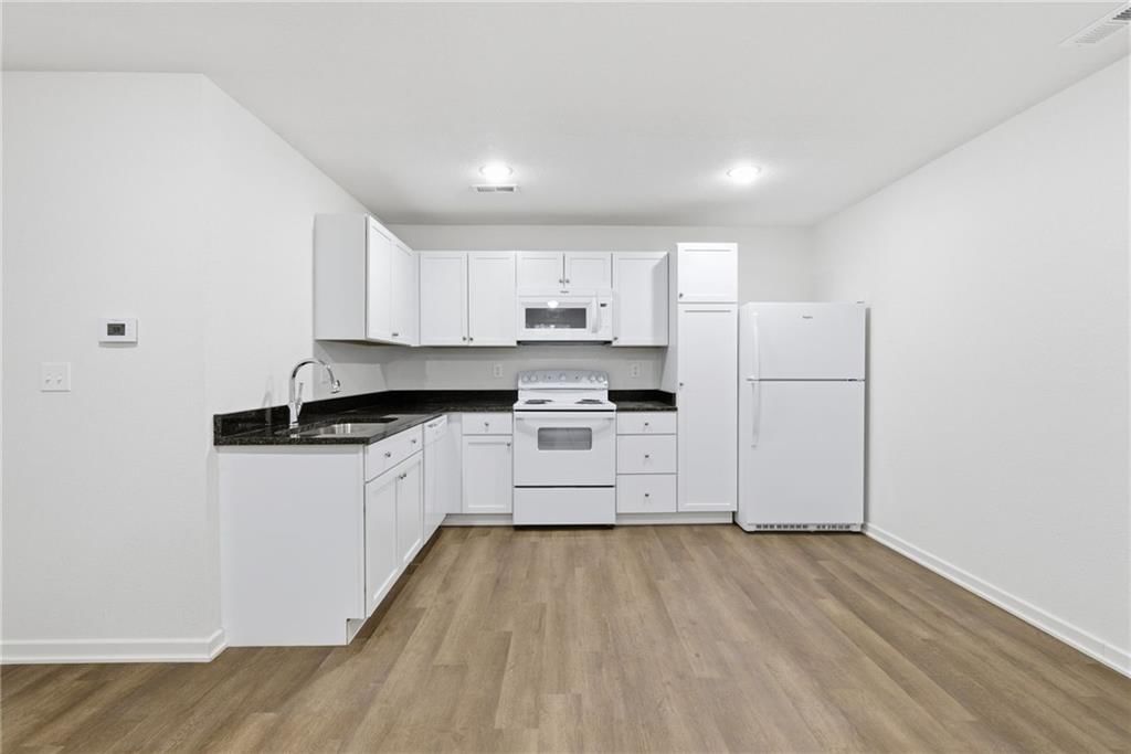 219 W Culton Street — photo 11