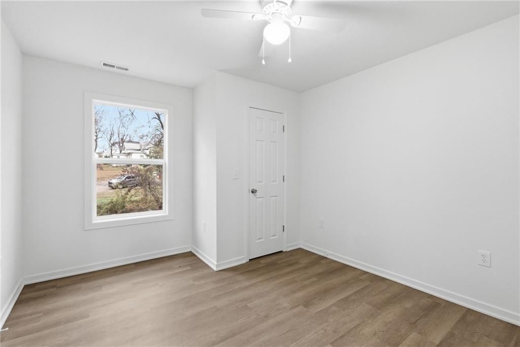 219 W Culton Street — photo 15