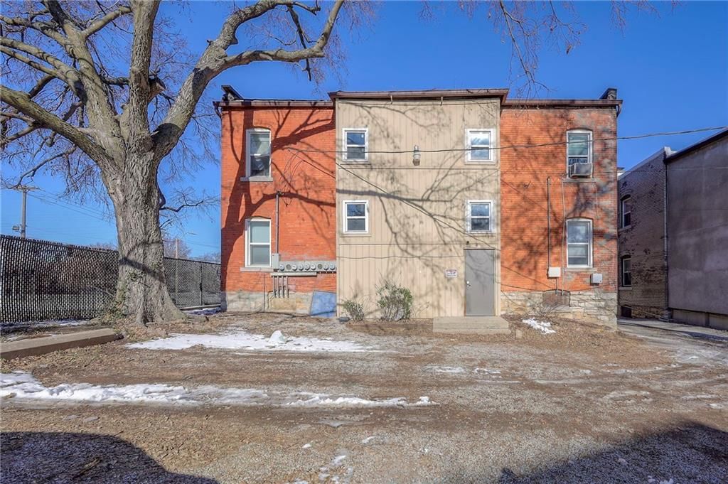 1017 W 39th Street — photo 16