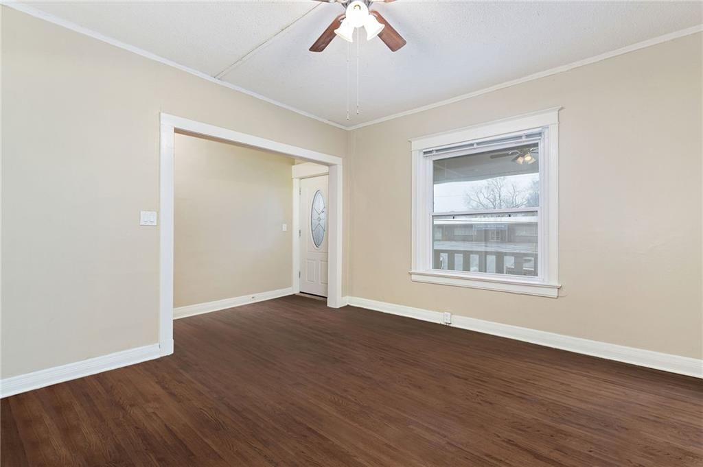 1017 W 39th Street — photo 23